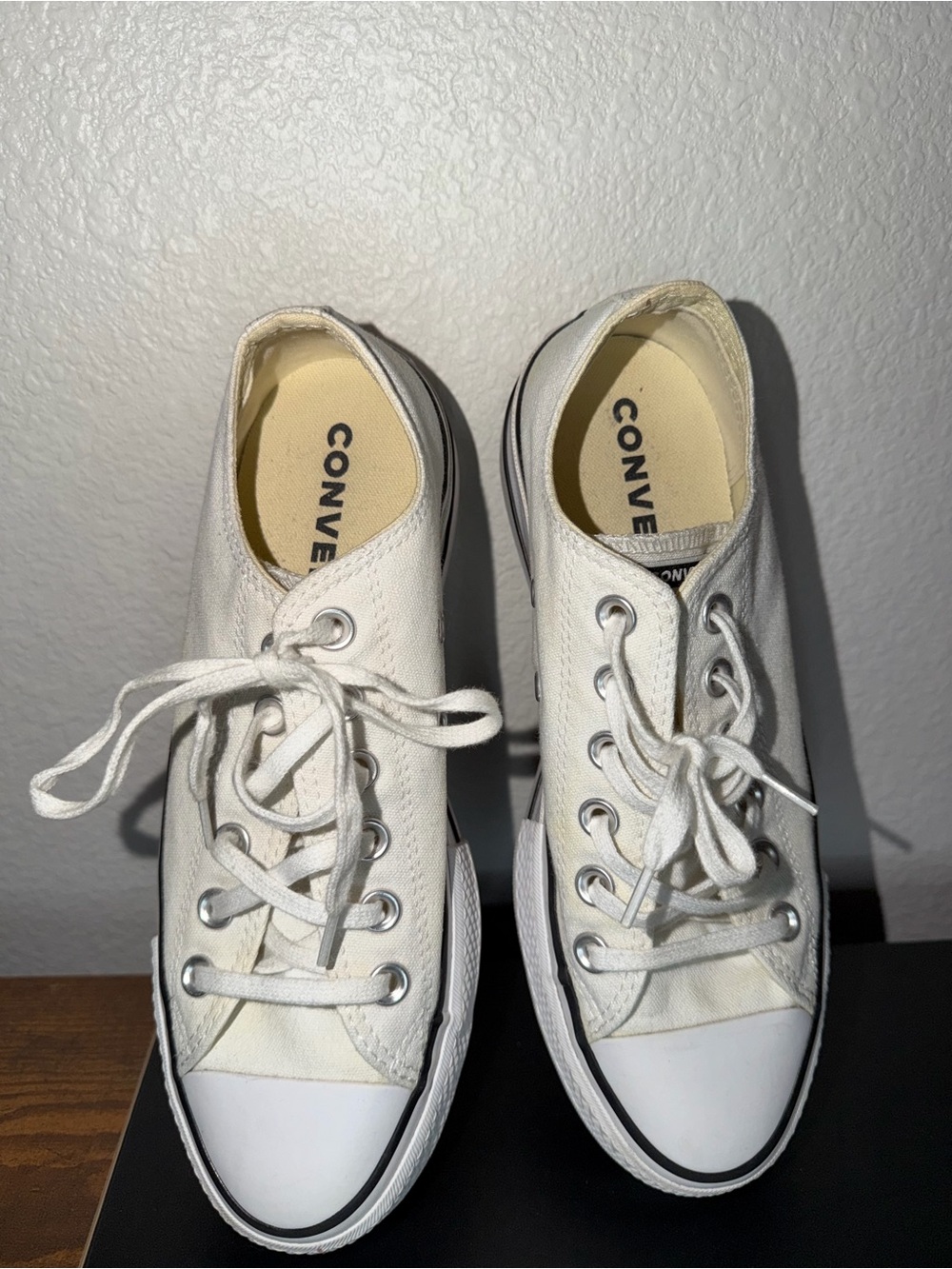 Womens Converse Chuck Taylor All Star Lift Low-Top Sneaker - White - Picture 2 of 9